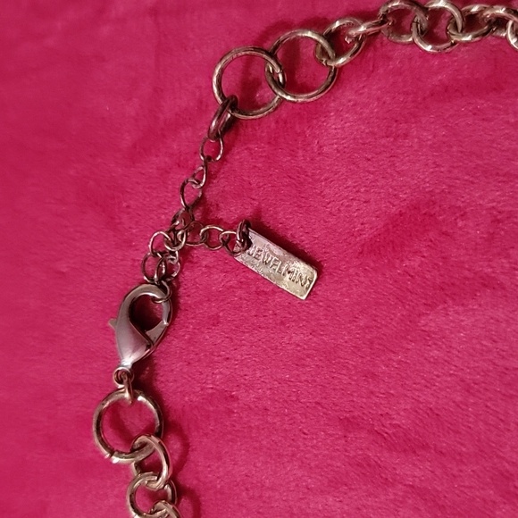 Jewelmint Joan of arc necklace has discoloration - Picture 2 of 2